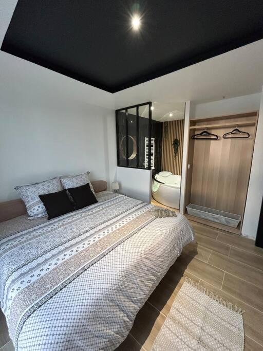 Apartamento T4 Jolie Vue Avec Jaccuzzi Vitrolles  Exterior foto