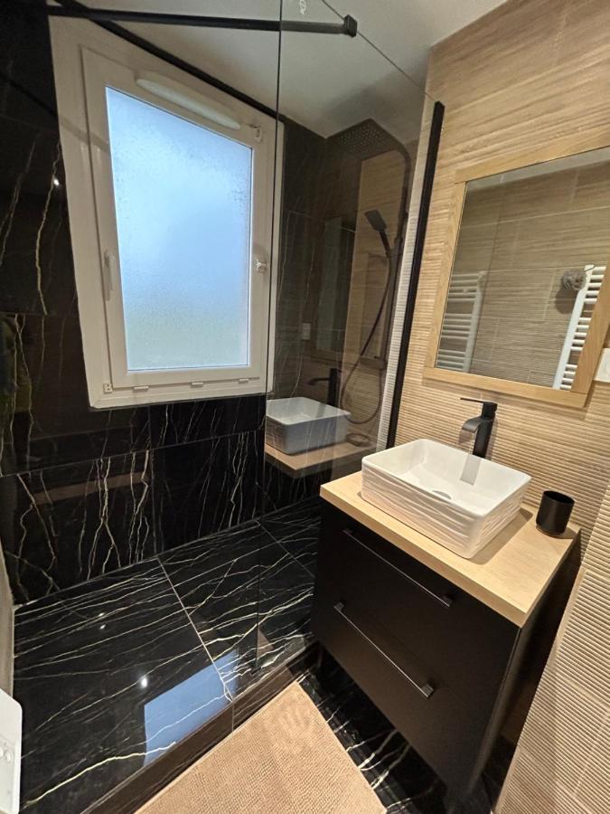 Apartamento T4 Jolie Vue Avec Jaccuzzi Vitrolles  Exterior foto